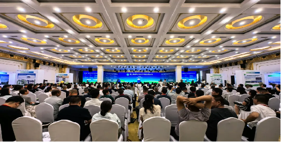 中國(guó)綠色食品協(xié)會(huì)2025第二屆綠色農(nóng)業(yè)生產(chǎn)資料發(fā)展大會(huì)在內(nèi)蒙古巴彥淖爾隆重開(kāi)幕